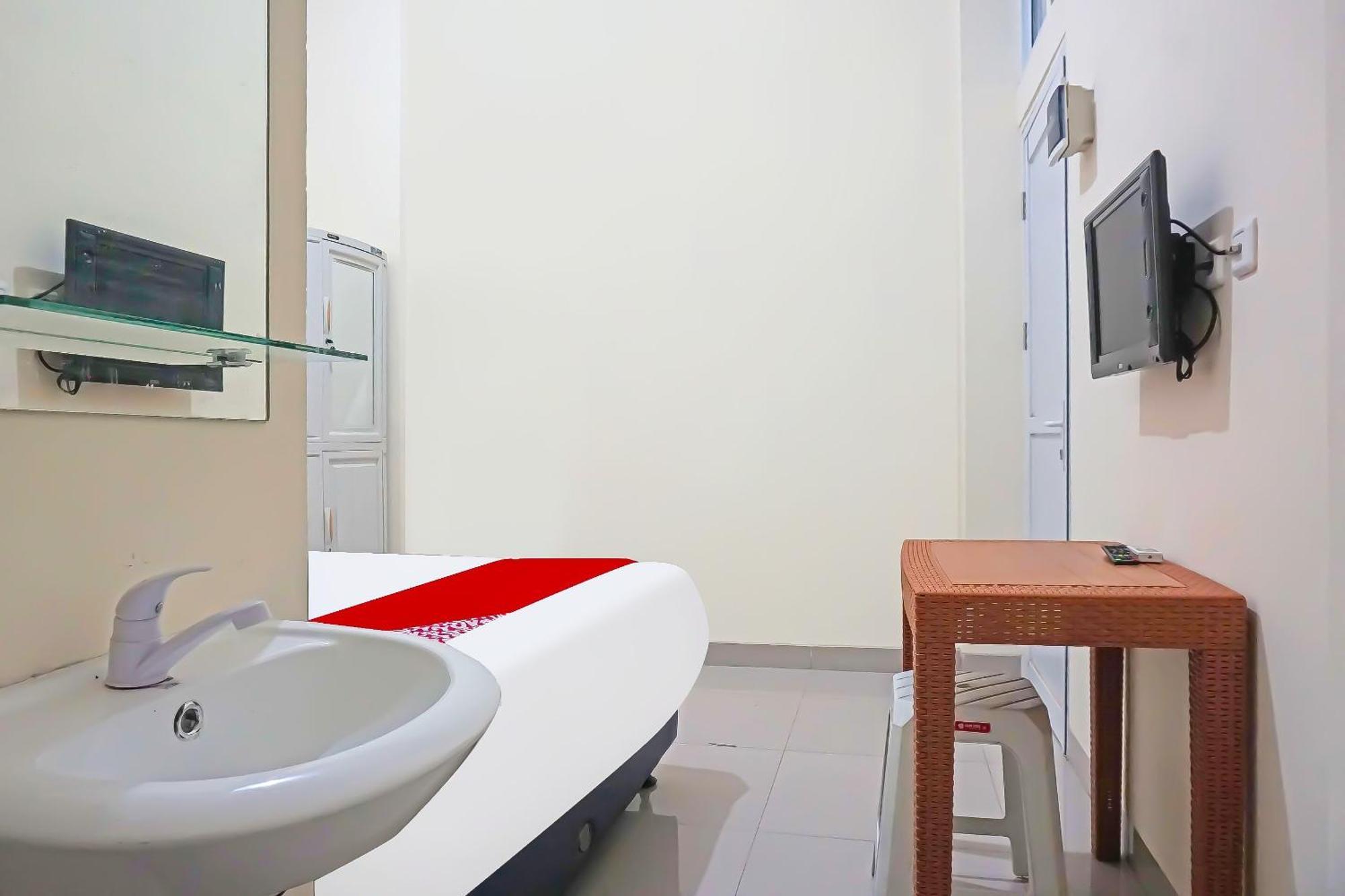 Hotel Super Oyo Capital O 91790 S1 3*